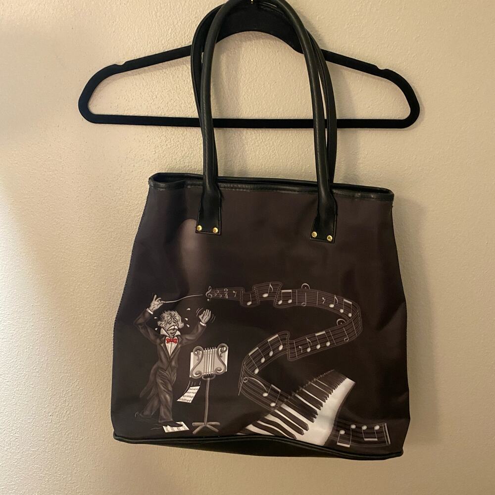 Musical Shoulder Tote Maestro Tripping on Piano Sheet Music, Galleria D13 W4 L15